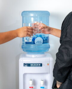 7 Reasons Offices in Dubai Prefer 5-Gallon Water Delivery